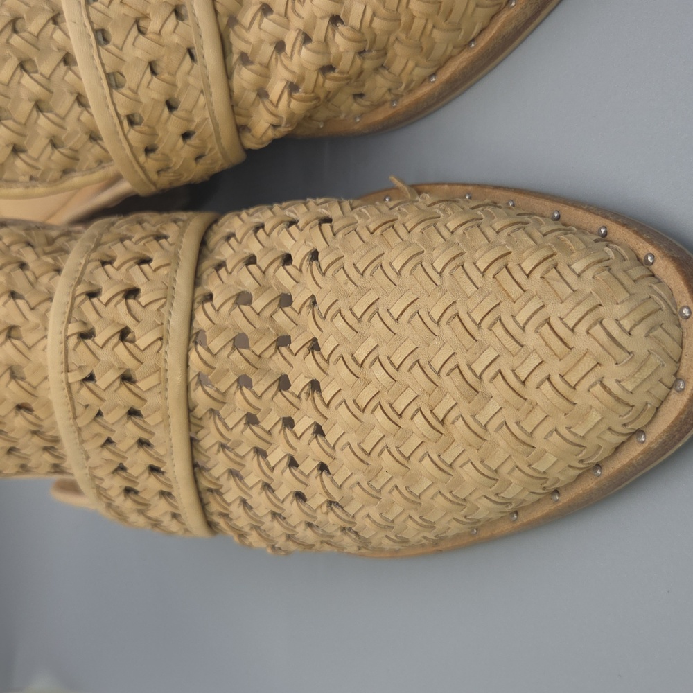 Freda Salvador Keen Mule Woven Tan Slip-On - Picture 15 of 16